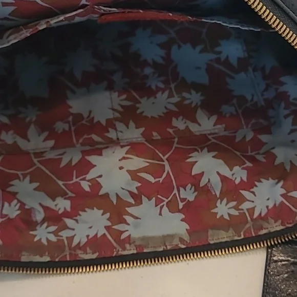 HOBO the Original Black Leather Shoulder Bag with Crossbody Strap - Picture 13 of 13